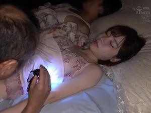 AnalMom - Bà mẹ tóc vàng xinh đẹp để con trai riêng của mình chơi với nút chặn hậu môn mới của bà và lỗ đít chặt chẽ của bà