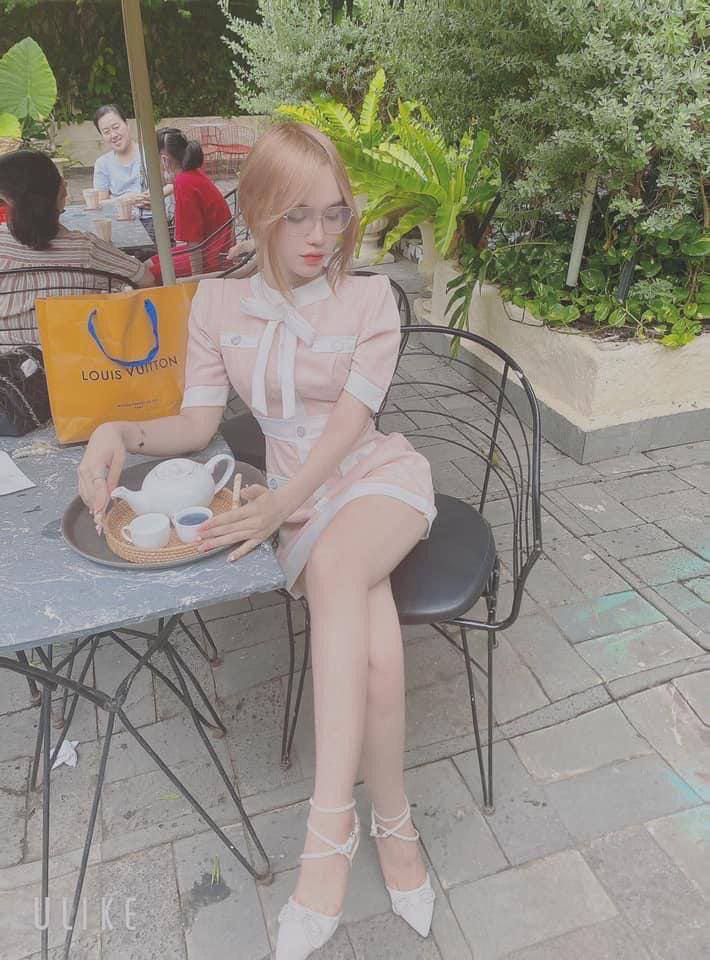 Hai bố con thay nhau đụ cô giáo chủ nhiệm