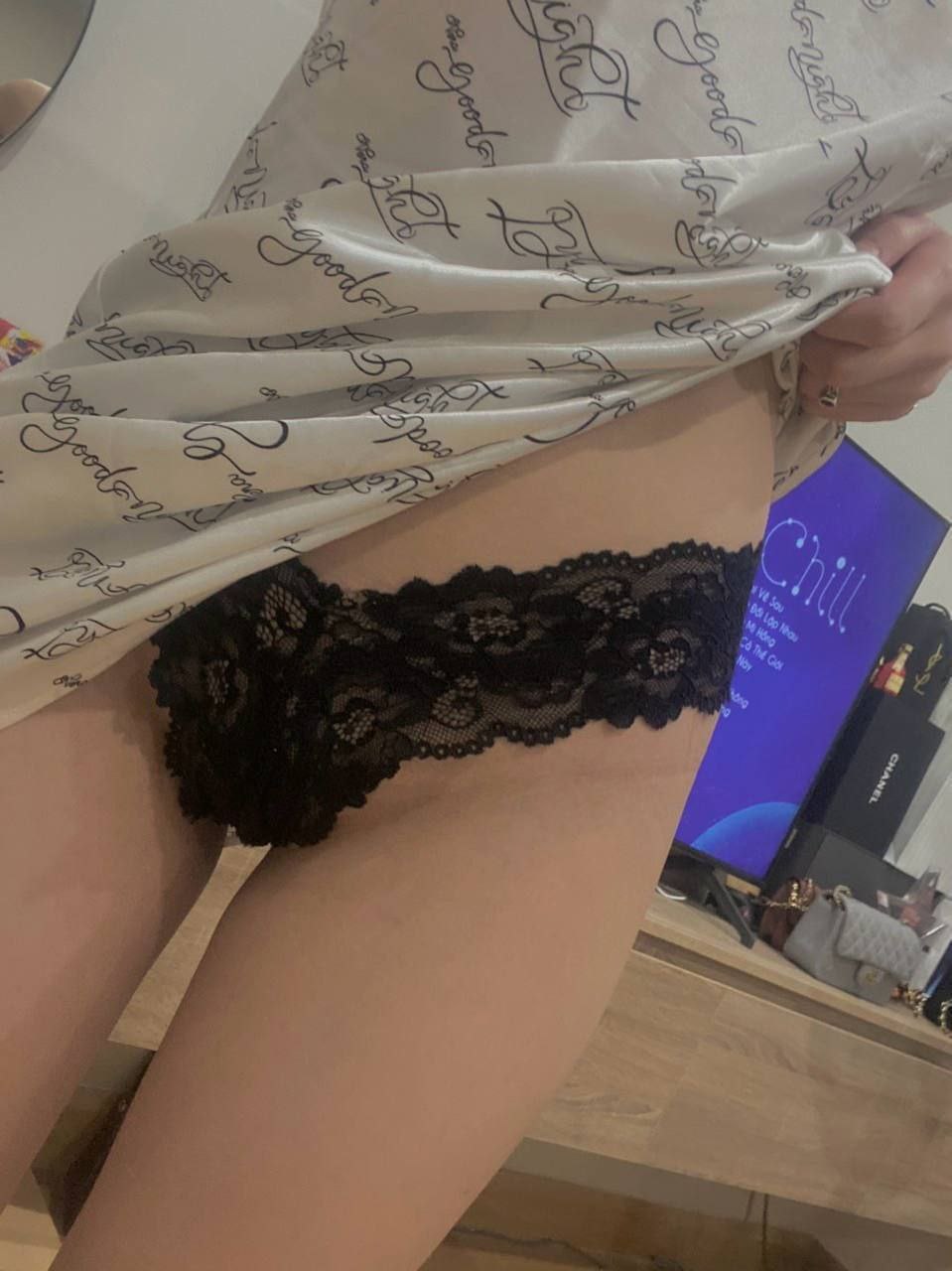 Chuyện bí mật bắn tinh vào miệng chị gái gấu khi đến nhà cô ấy chơi